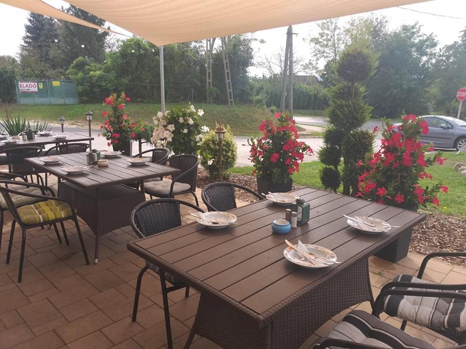 Venusz Panzio Es Vendeglo Bed & Breakfast Bagod Exterior photo