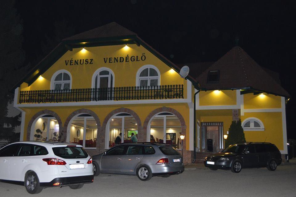 Venusz Panzio Es Vendeglo Bed & Breakfast Bagod Exterior photo