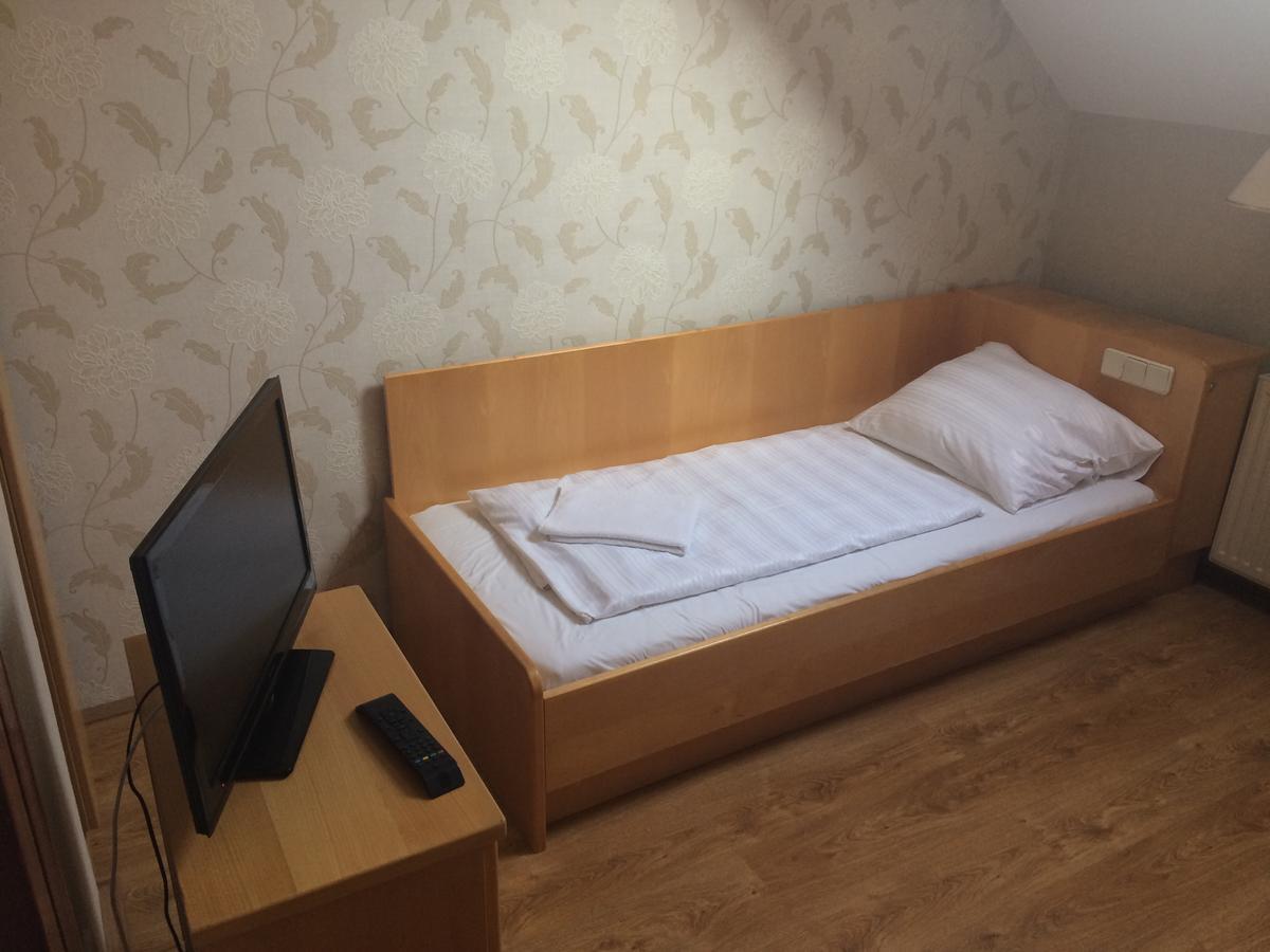 Venusz Panzio Es Vendeglo Bed & Breakfast Bagod Exterior photo