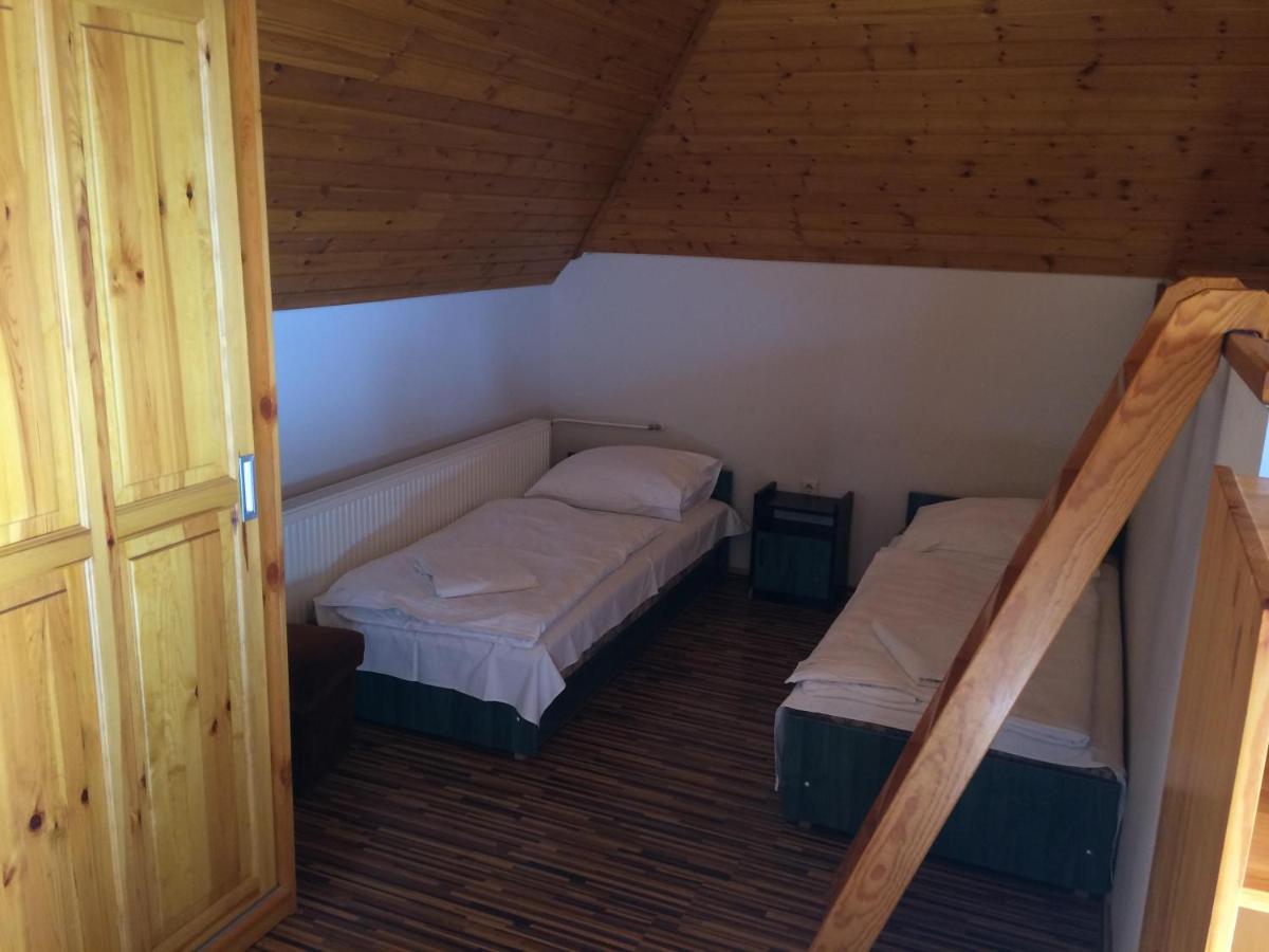 Venusz Panzio Es Vendeglo Bed & Breakfast Bagod Exterior photo