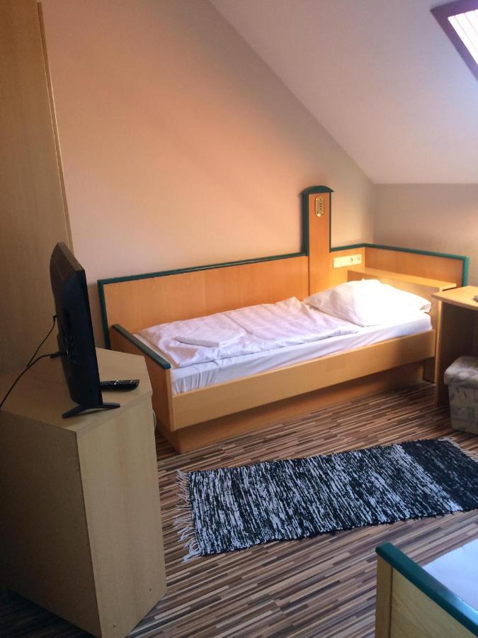 Venusz Panzio Es Vendeglo Bed & Breakfast Bagod Exterior photo