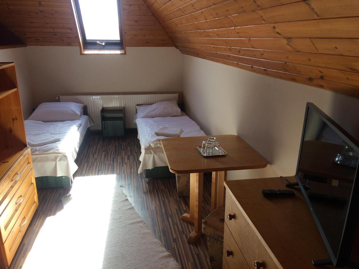 Venusz Panzio Es Vendeglo Bed & Breakfast Bagod Exterior photo